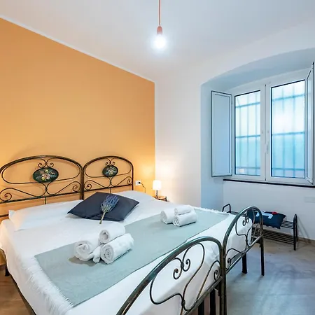 Apartment Flat In - Happy
