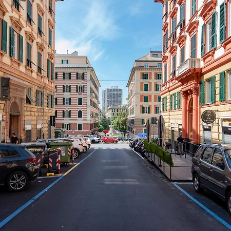 Flat In - Happy アパート