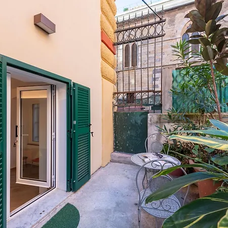 Flat In - Happy アパート *