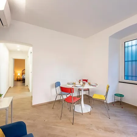 Flat In - Happy アパート *