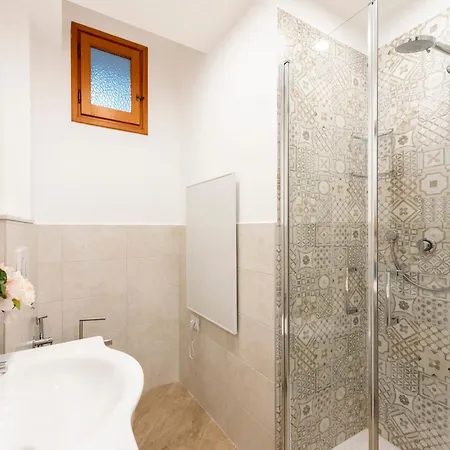 Flat In - Happy アパート *